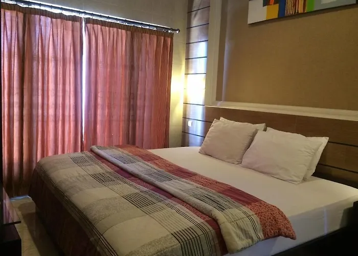 Denays House ゲストハウス 3*